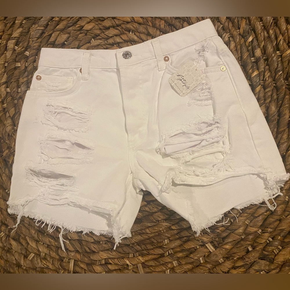 Free People Maggie Distressed Cut Off Shorts White Denim Size 24 Size 25 NEW